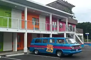 Hotel «Zed», Келоуна