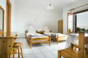 George Studios, Скала-Потамиас