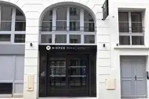 Отель «Niepce Paris, Curio Collection By Hilton», Париж