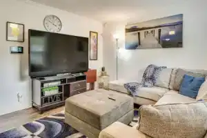 8 Mi to Dtwn Indianapolis: Family Home w/ Yard!, Индианаполис