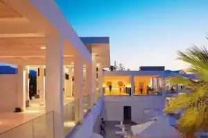 Grecotel LUX.ME White Palace​, Аделианос-Кампос