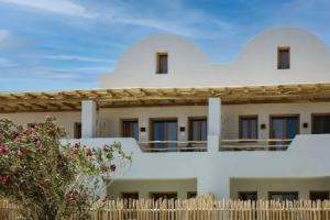 Отель «Opalia Suites», Перисса