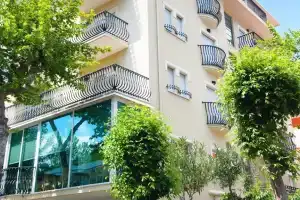 Hotel «Aria di Mare - Bed & Brunch in centro a Riccione», Риччионе