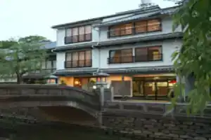 Отель «Kinosaki Onsen Kawaguchiya Honkan», Тоёока