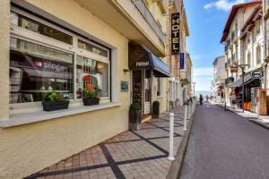 Brit Hotel Marbella, Биарриц