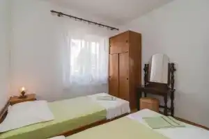 Beautiful Apartment in Supetar With 2 Bedrooms and Wifi, Супетар