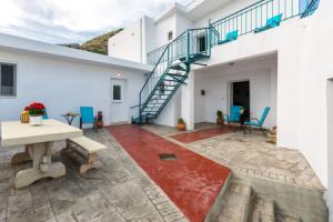 Mariou Apartments And Sunset Luxury Maisonettes, Плакиас