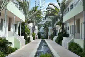 Dorchester Hotel & Suites, Майами Бич