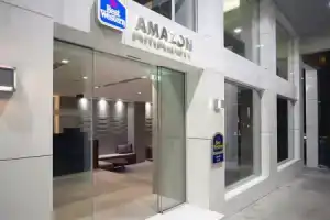 Amazon Hotel, Афины