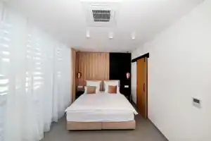 White Rooms Zadar 345, Задар