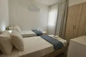 154 LCA - Stay Local Apartment, Ларнака