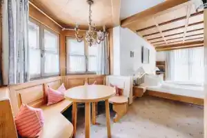 Hotel «Nuss», Грайнау