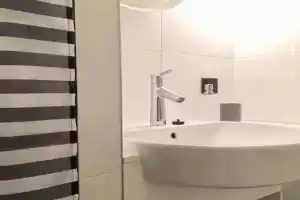 Room 10, Валмиера