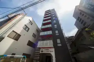 Shinsaibashi-Higashi Crystal Hotel, Осака