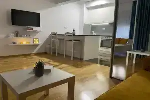 Comfort studio with sea view and swimming pool, Рафаиловичи