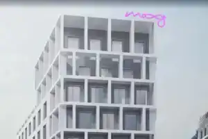 Отель «Moxy Brussels City Center», Брюссель