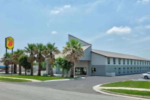 Отель «Super 8 by Wyndham I-35», Нью-Браунфелс