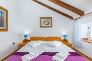 Holiday Home Near Beach in Croatia, Црес