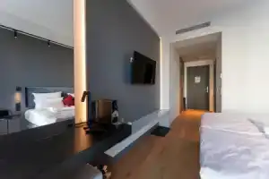 Frames Hotel GmbH, Нойвид