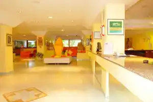 Marina Club Hotel, Бая-Домиция