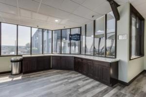 Days Inn & Suites by Wyndham Spokane, Спокан