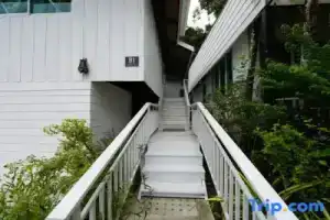 Tropical Oasis Aoyon Beach House, Панва