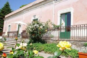 Villa il Padrino, Мило
