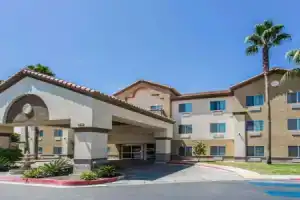 Comfort Suites Bakersfield, Бейкерсфилд