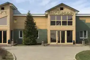 Гостиница «Юность», Починок