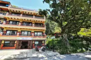 Hotel Forest Lake Backpackers', Покхара