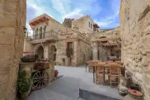 Abu Hayat Cave Suites, Ортахисар