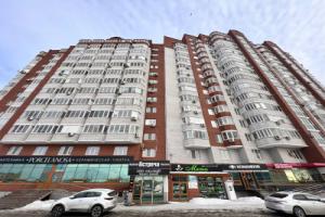Вояж на улице 50 лет ВЛКСМ 13 корпус 1, Тюмень