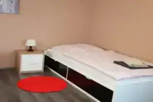 Große Ferienwohnung An Der Rheinpromenade Three, Мёрс