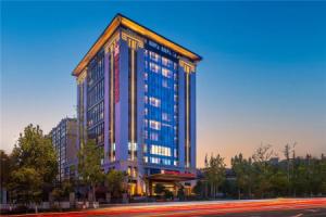 Hilton Garden Inn Xinyang East Railway Station, Синьян
