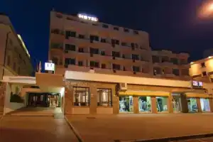 Hotel «Mediterraneo», Чивитавеккья