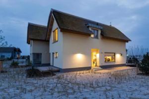 Ostsee Reetdachhaus Nr 43 Ostseestern im Strand Resort, Хайлигенхафен