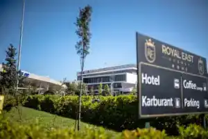 Royal East Resort, Тирана