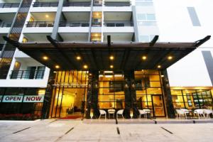 Sea Me Spring Tree Hotel, Паттайя