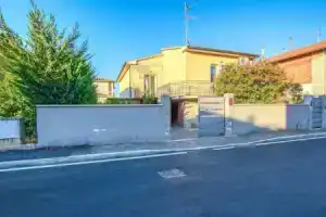 Amazing Apartment in Venturina Terme With Wifi and 2 Bedrooms, Вентурина