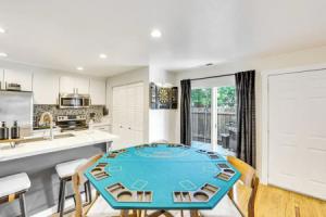 The Game Night Condo w/ Patio in Boise!, Бойсе