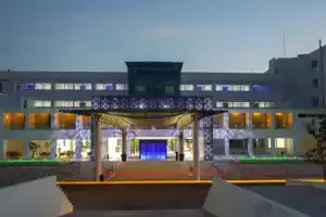 King Evelthon Beach Hotel & Resort, Пафос