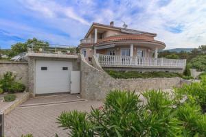 House Moderna, Цриквеница