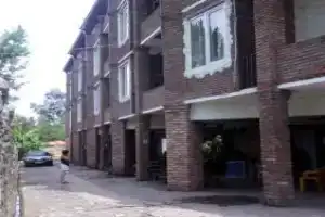 Old House Hotel, Уреки
