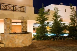 Beautiful Villa With Swimming Pool, Пефки