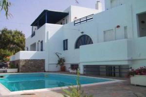 Summer View Apartments, Парикия