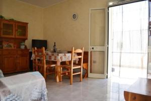 Central Holiday Home With Terrace And Garden, Parking Available, Сан-Фока