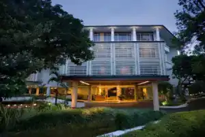 Hotel «Santika», Бандунг