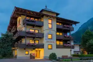 Hotel «-Garni Jakober», Тукс