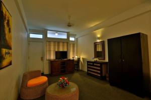 St.Lachlan Hotel & Suites, Негомбо