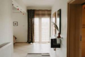 Dimsim Home- House With Name, Трикала